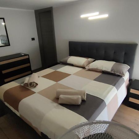 Louis Home Syracuse Bagian luar foto