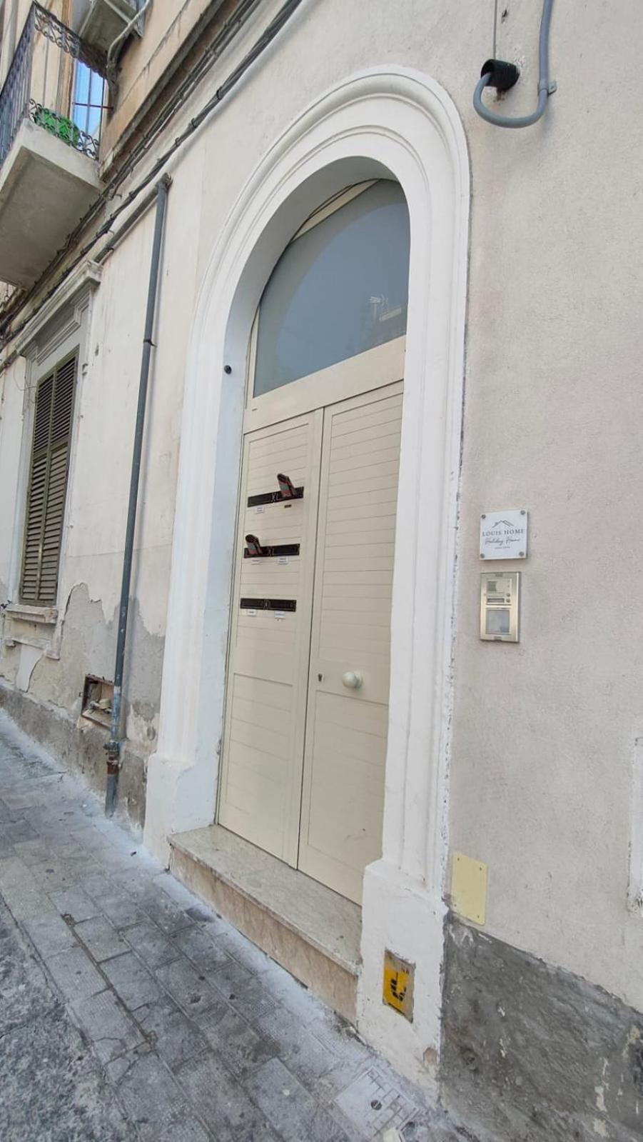 Louis Home Syracuse Bagian luar foto